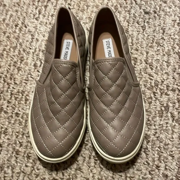 Steve Madden Ecentrcq Quilted Taupe Slip-on Sneaker - Picture 1 of 5